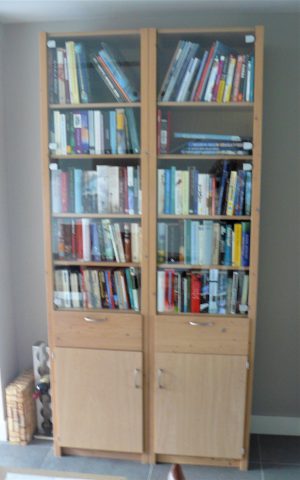 Boekenkast in oude situatie